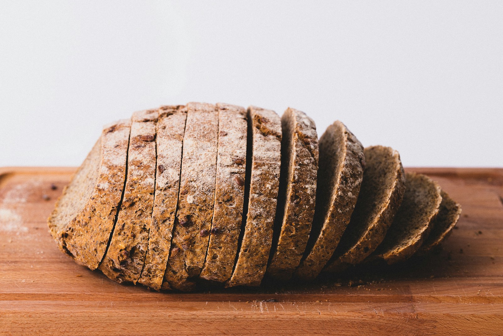 Pain ou biscotte pour maigrir : La vérité qui va changer votre petit-déjeuner